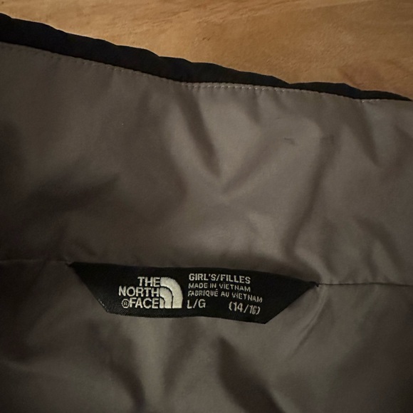 The North Face Black and Light Gray Girls' Puffer Jacket - Picture 9 of 9